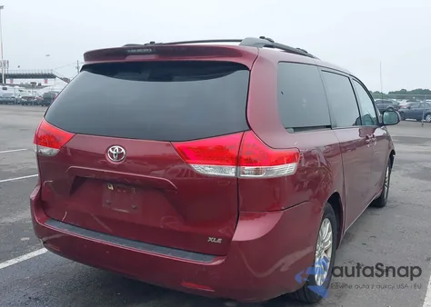 2013 Toyota Sienna Xle V6 8 Passenger from USA, damaged, VIN 5TDYK3DC7DS326237